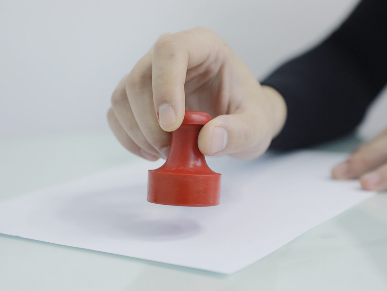 公章外帶危機:2000萬擔保案背后的管理破局之道